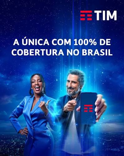 Campanha TIM sobre cobertura no Brasil com profissionais e smartphone